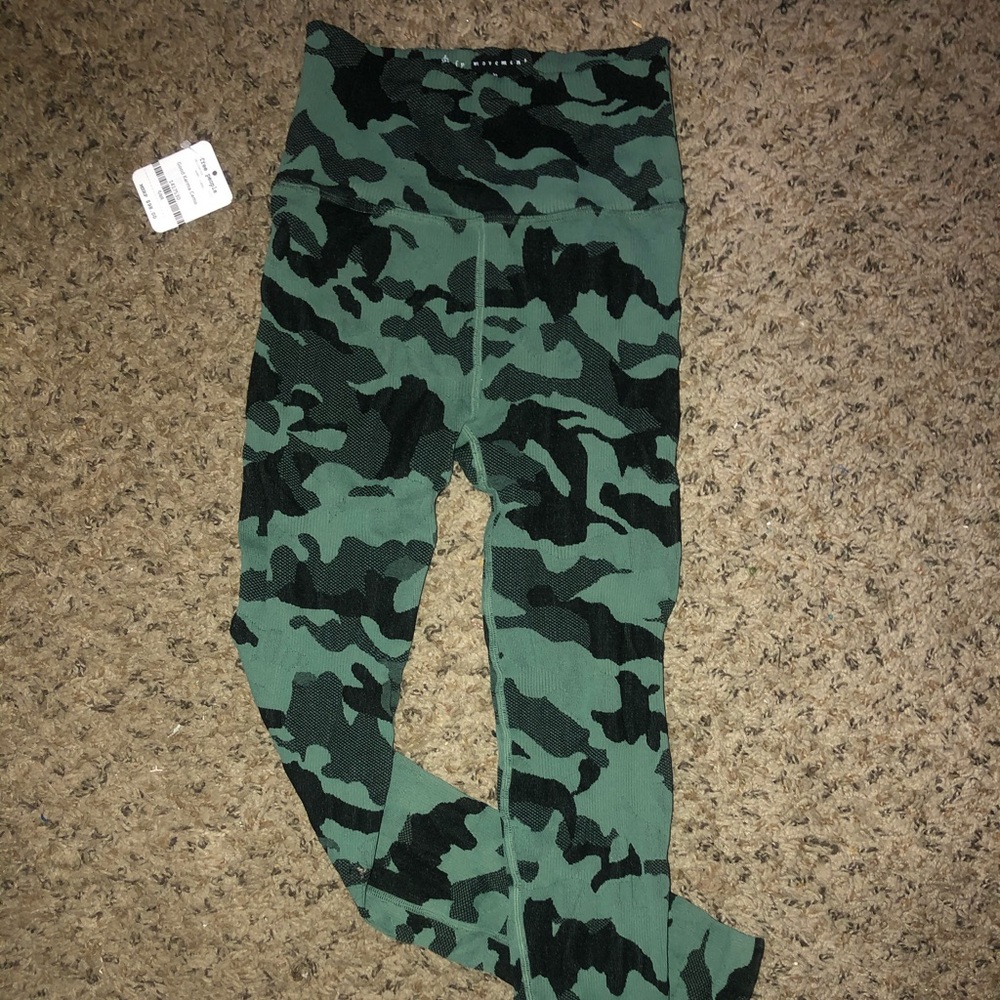 ƒяєє ρєσρℓє ¢αмσ нιgн ωαιѕтє∂ ℓєggιηgѕ